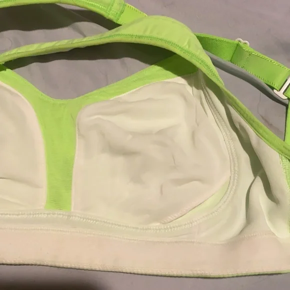 Lululemon athletica lime green sports bra 🏃♀️ - Picture 5 of 7